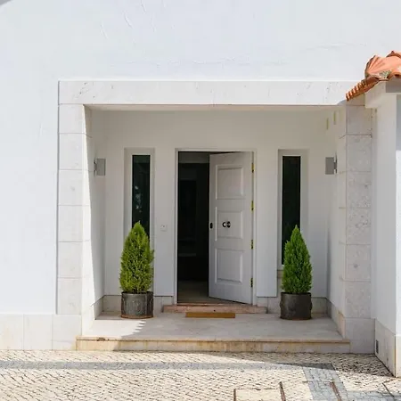 Villa Monza *